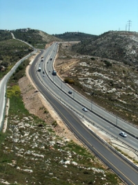 נגד החלטת בג"ץ - כביש 443 לישראלים בלבד!